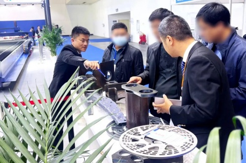 中部崛起大有可为！宏山激光(宏石激光)亮相中部制博会扩智造势能(图3)