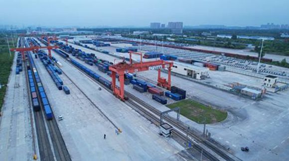 2024年中欧班列累计开行1万列发送货物1083万标箱同比增长11%(图1)